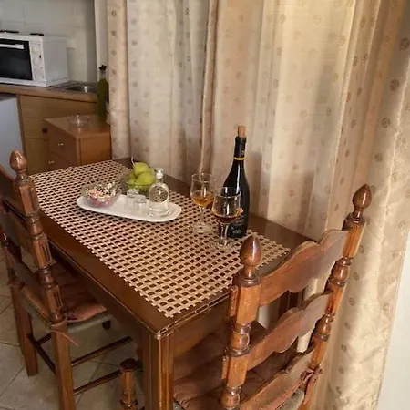 Διαμέρισμα Miros Apts 2 In 50m From The